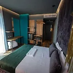 Apollon (adults Only) Sarandë
