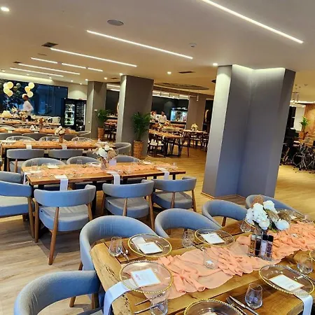 Apollon Hotel Sarandë