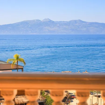 Apollon Hotel 4*